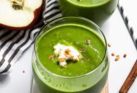 Apple Pie Smoothie Recipe: Creamy Green Spinach & Apple Blend