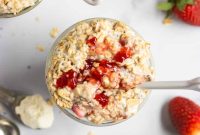 Strawberry Cheesecake Overnight Oats Recipe for Creamy Breakfast