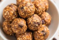 No-Bake Peanut Butter Oatmeal Energy Balls for Quick Snacks