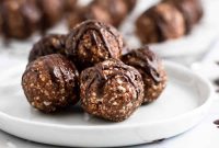 No-Bake Chocolate Coconut Date Energy Balls