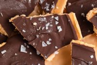 Creamy Greek Yogurt Bark Recipe with Fruit and Honey Toppings