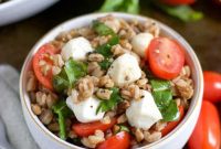 Caprese Farro Salad with Cherry Tomatoes, Basil & Mozzarella