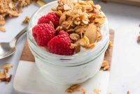 Crunchy Homemade Granola Recipe with Oats and Nuts