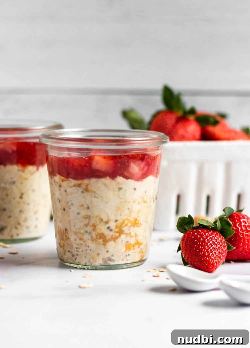 Peanut Butter & Jelly Overnight Oats Recipe for Quick Breakfast 3 img 2776 2