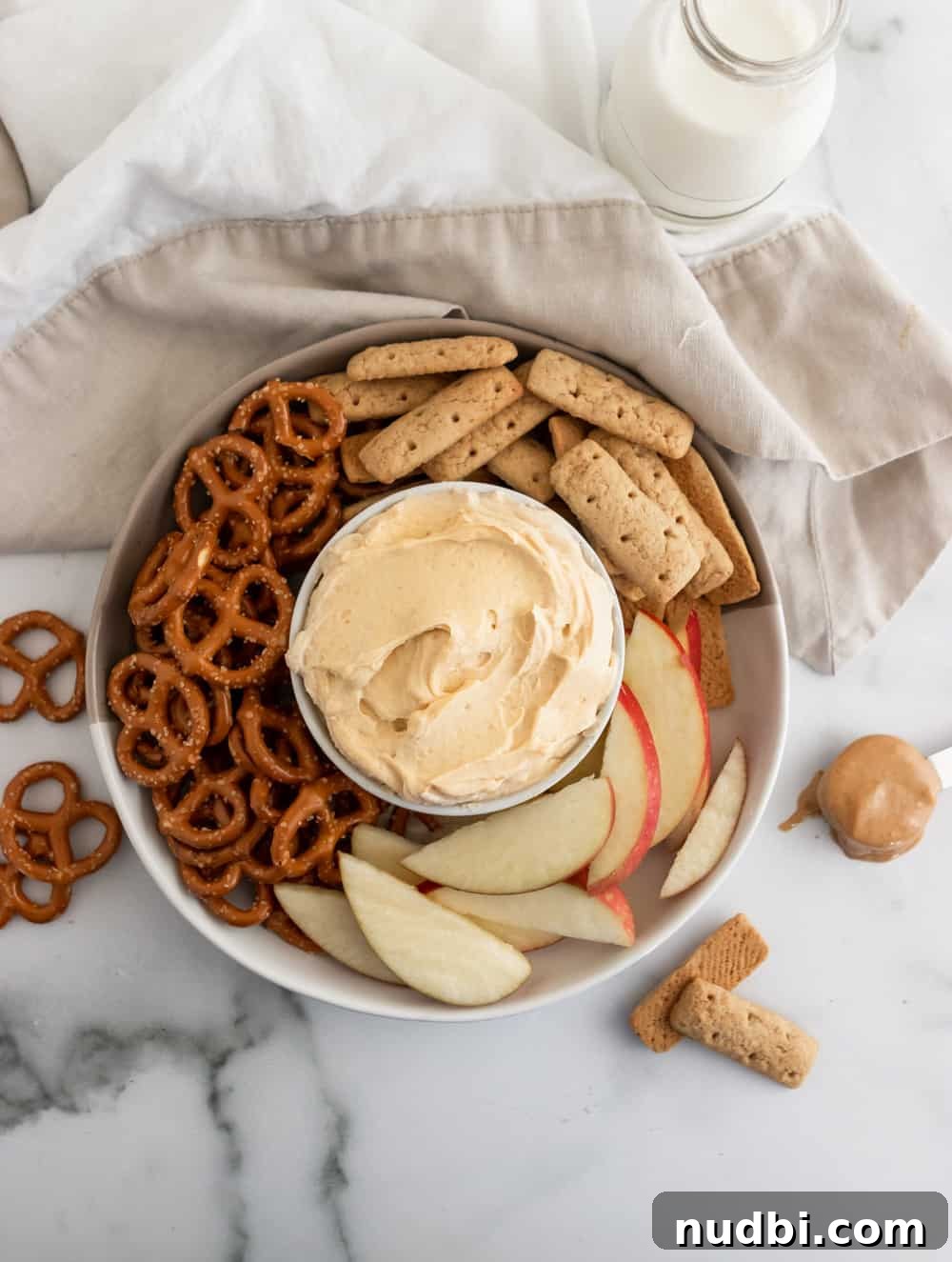Creamy Peanut Butter Yogurt Fruit Dip Recipe for Parties 5 img 3470 4