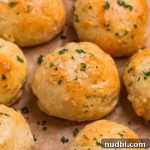 10 Delicious Side Dishes to Serve With Gnocchi 16 Greek yogurt yeast free dinner rolls topped with garlic butter and parsley.